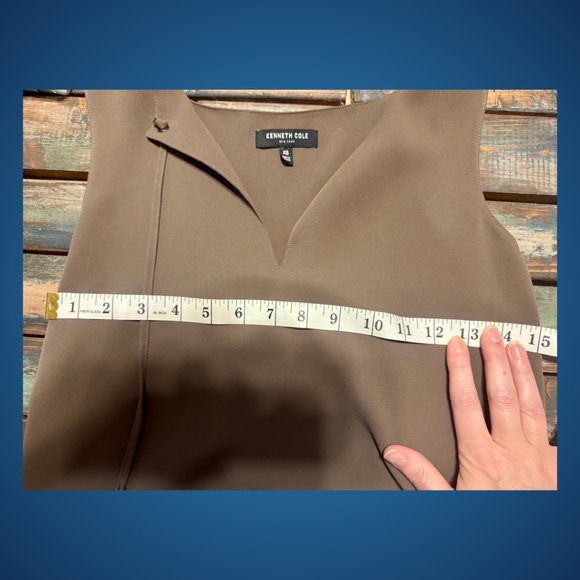 ✨ Kenneth Cole Reaction Sleeveless Blouse | Size XS | Tan | EUC - Picture 4 of 4